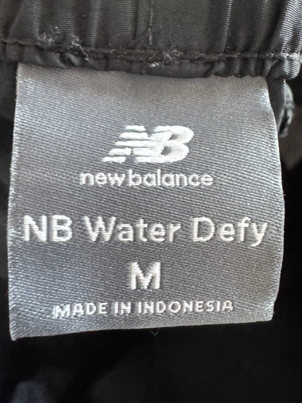 New Balance Black Woven Pants in Medium - Picture 6 of 7